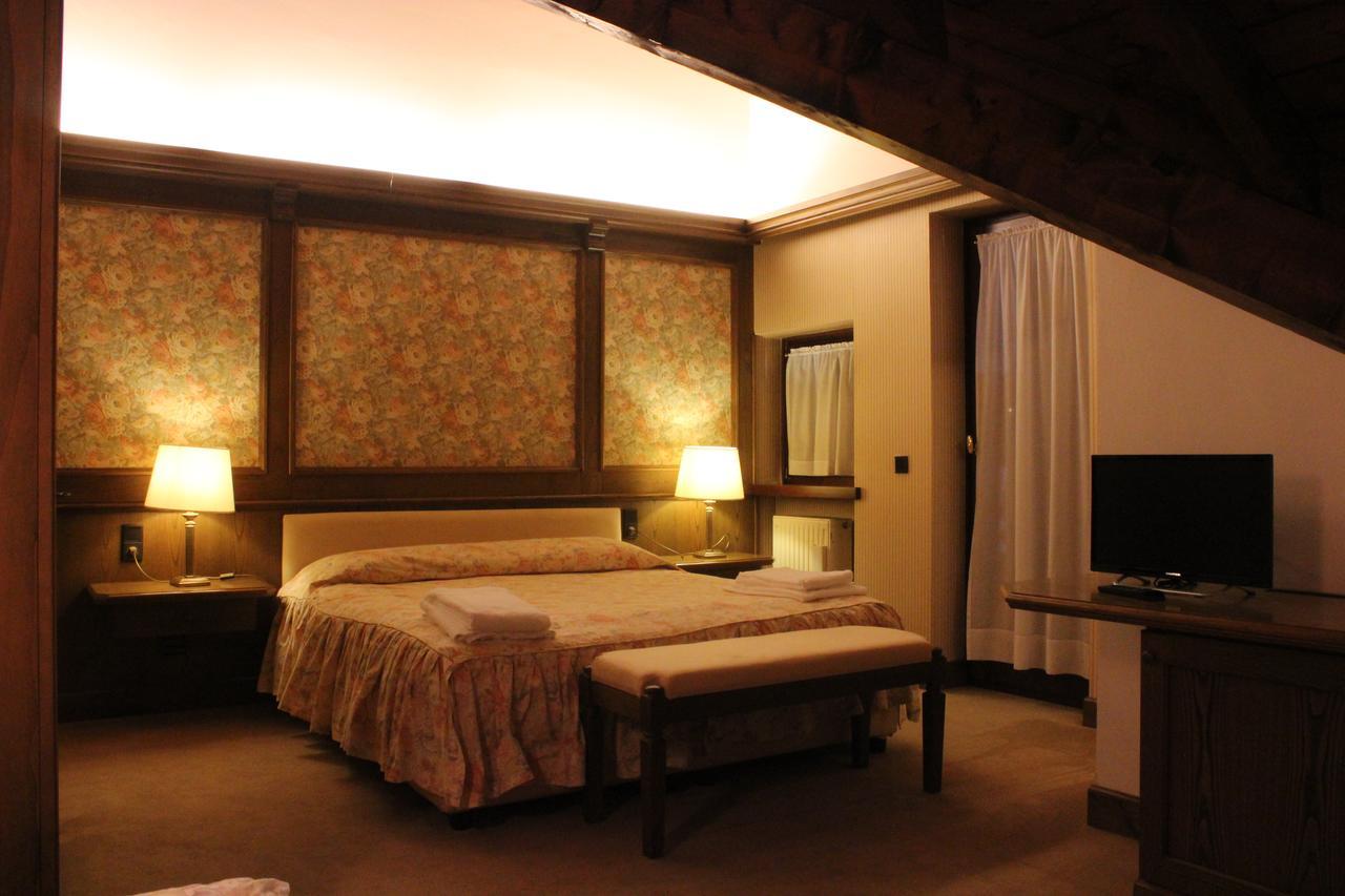 Hotel La Lepre Bianca กาลลิโอ ภายนอก รูปภาพ