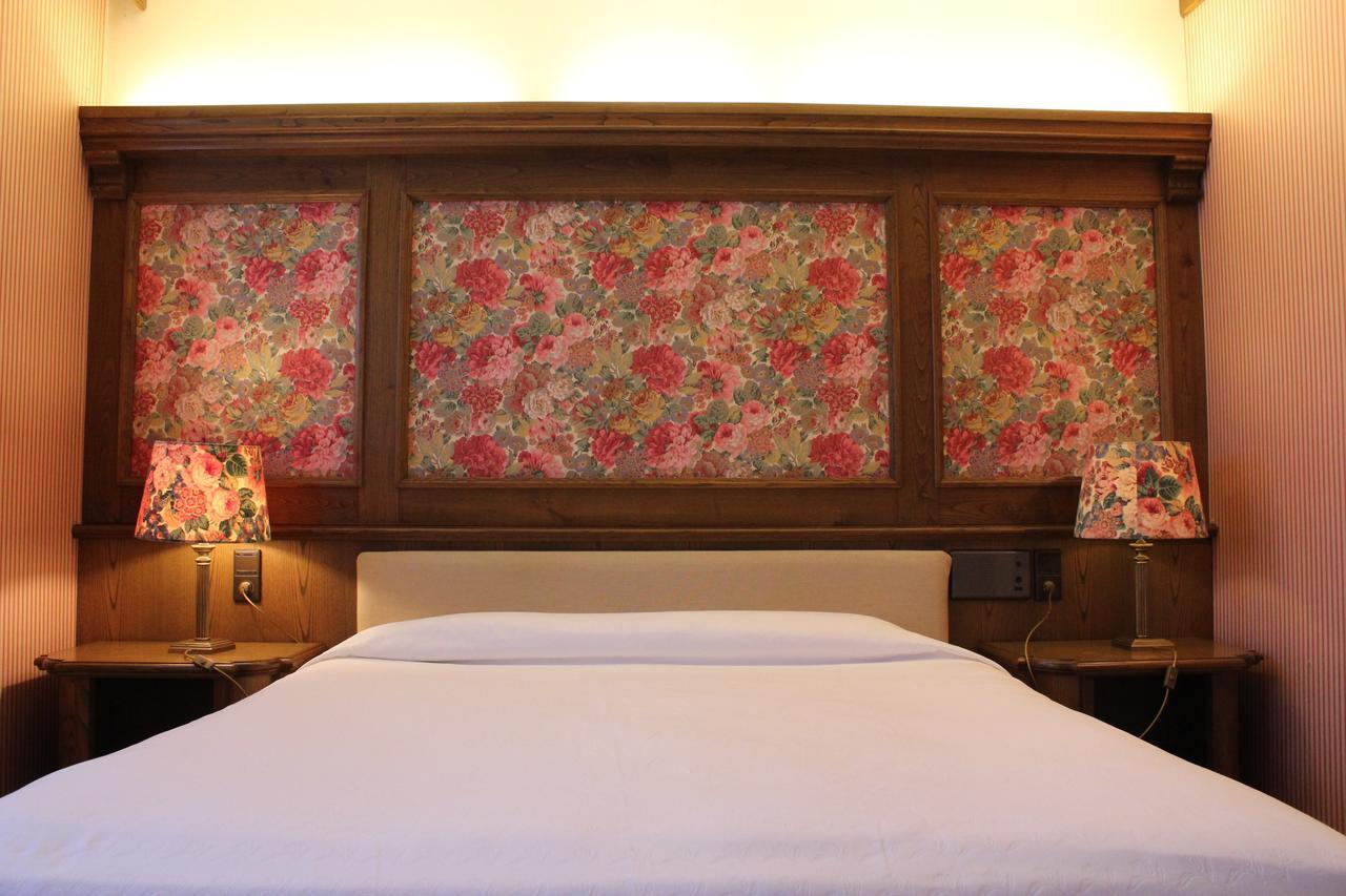 Hotel La Lepre Bianca กาลลิโอ ภายนอก รูปภาพ