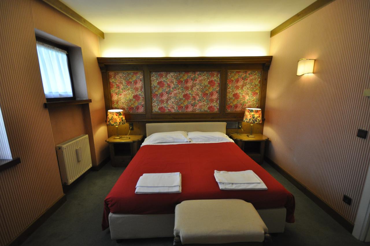 Hotel La Lepre Bianca กาลลิโอ ภายนอก รูปภาพ