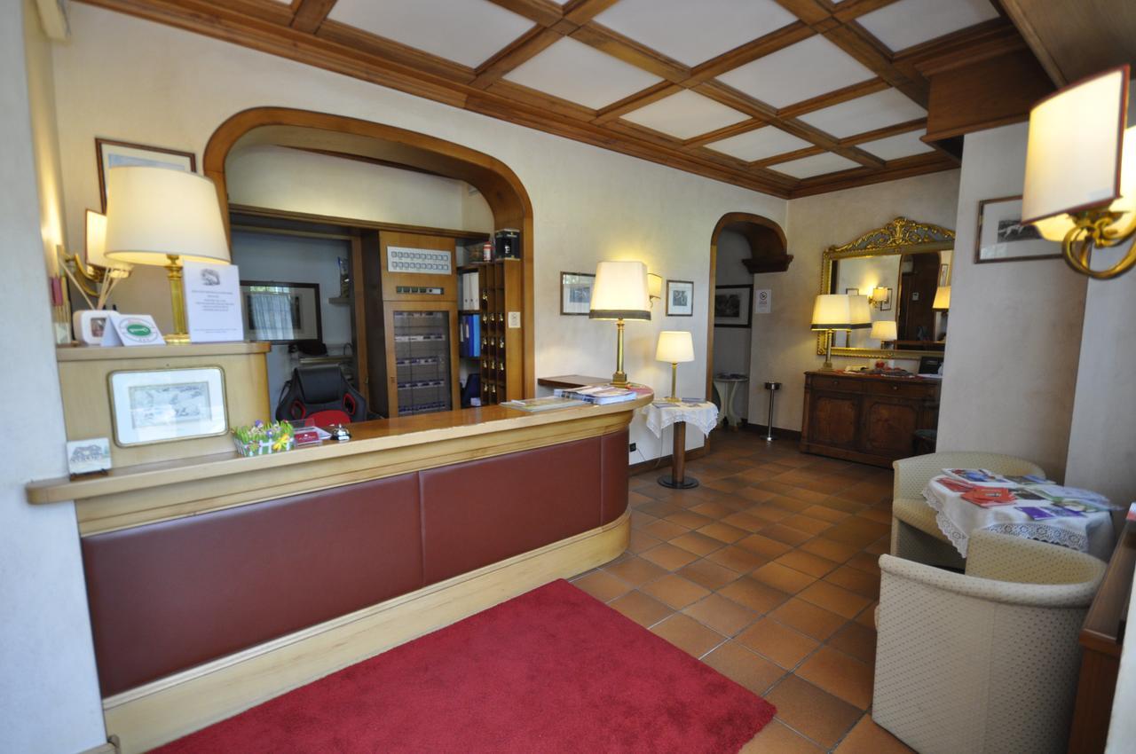 Hotel La Lepre Bianca กาลลิโอ ภายนอก รูปภาพ