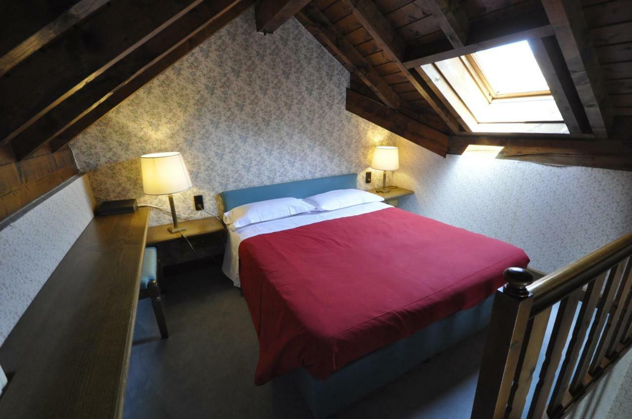 Hotel La Lepre Bianca กาลลิโอ ภายนอก รูปภาพ